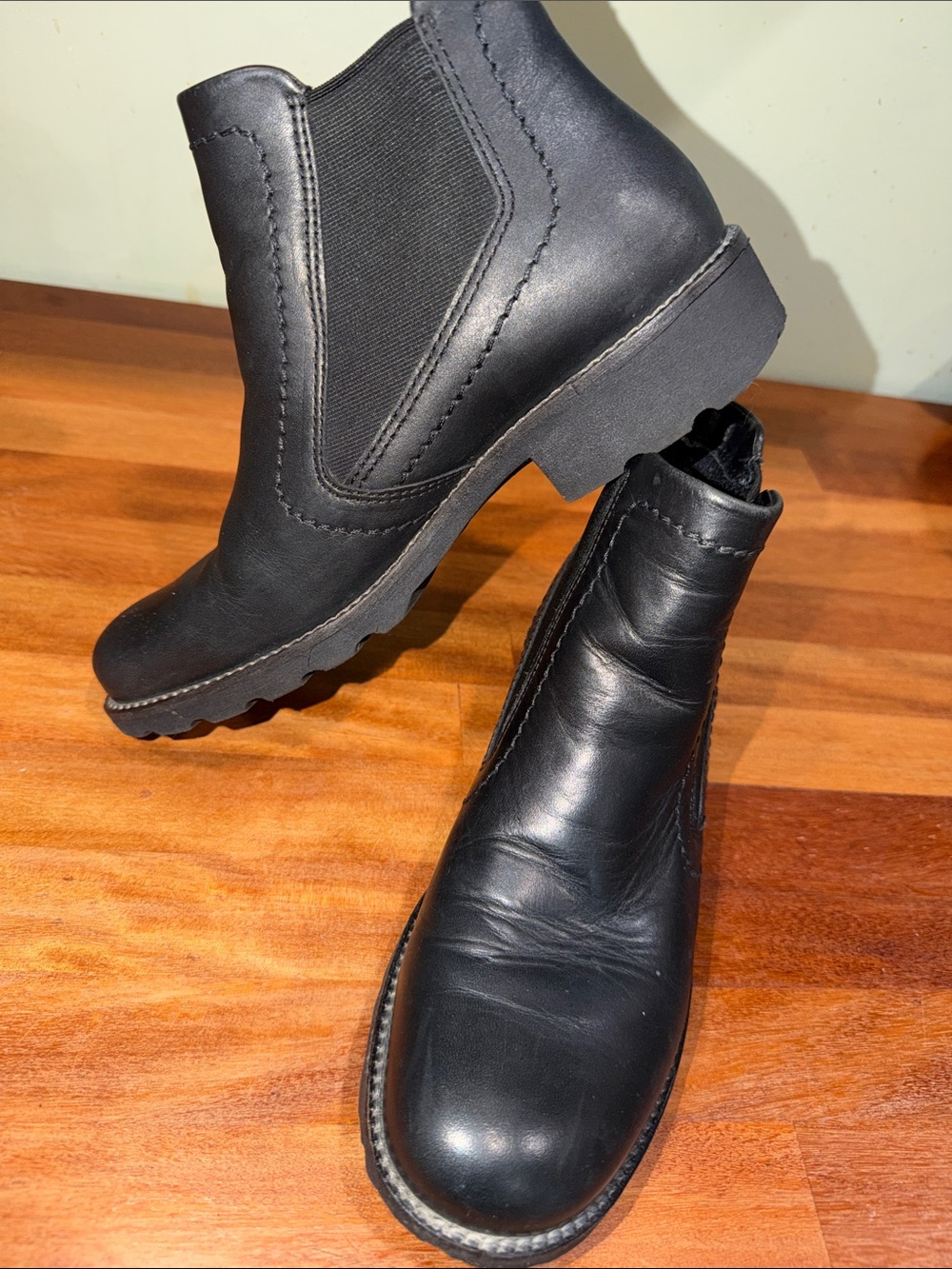 ECCO Black Leather Ankle Slip on Booties